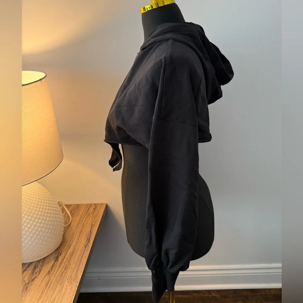 2/$30 👚 Fashion Nova - Cropped Black Hooded Bomber Jacket - size medium - Picture 5 of 8